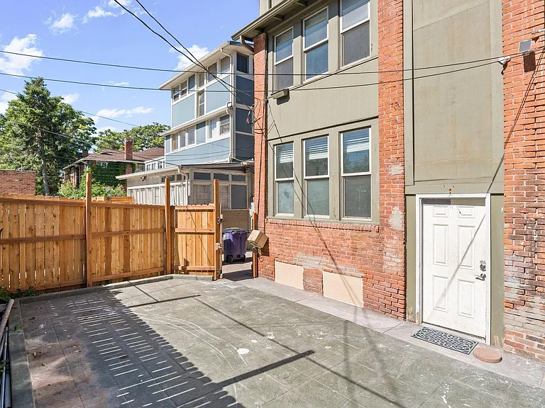 1256 N Corona St #4 — Photo 19