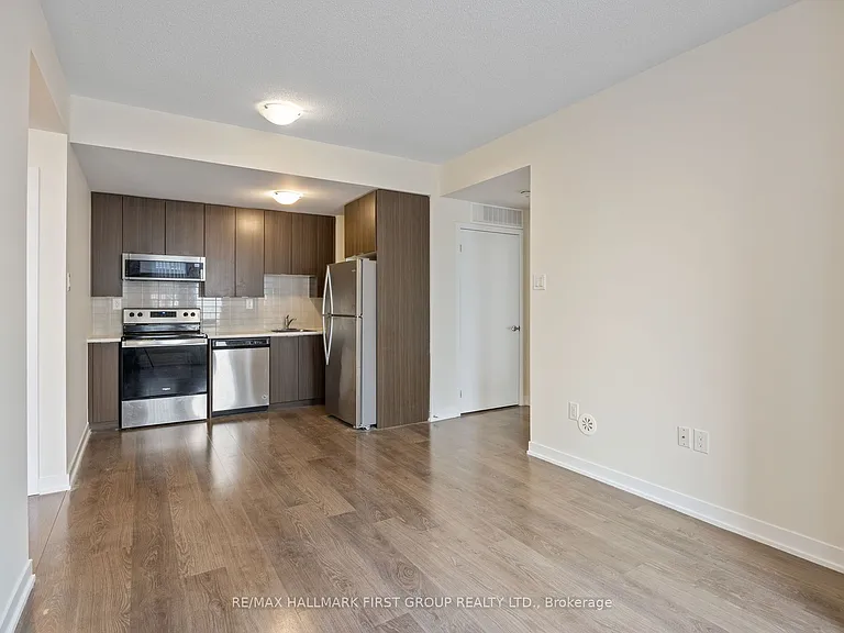 60 Orchid Place Dr #8 — Photo 7