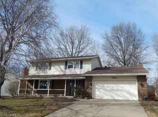 724 Thelma Dr, Wadsworth, OH 44281