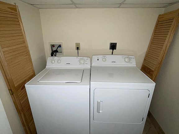 4th image of 2401 S Garnet St #1