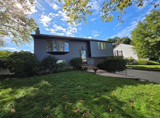 25 Ripley Dr, Northport, NY 11768