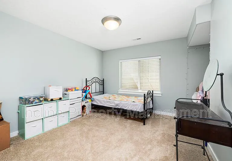 4438 E Hurstbourne Dr — Photo 10
