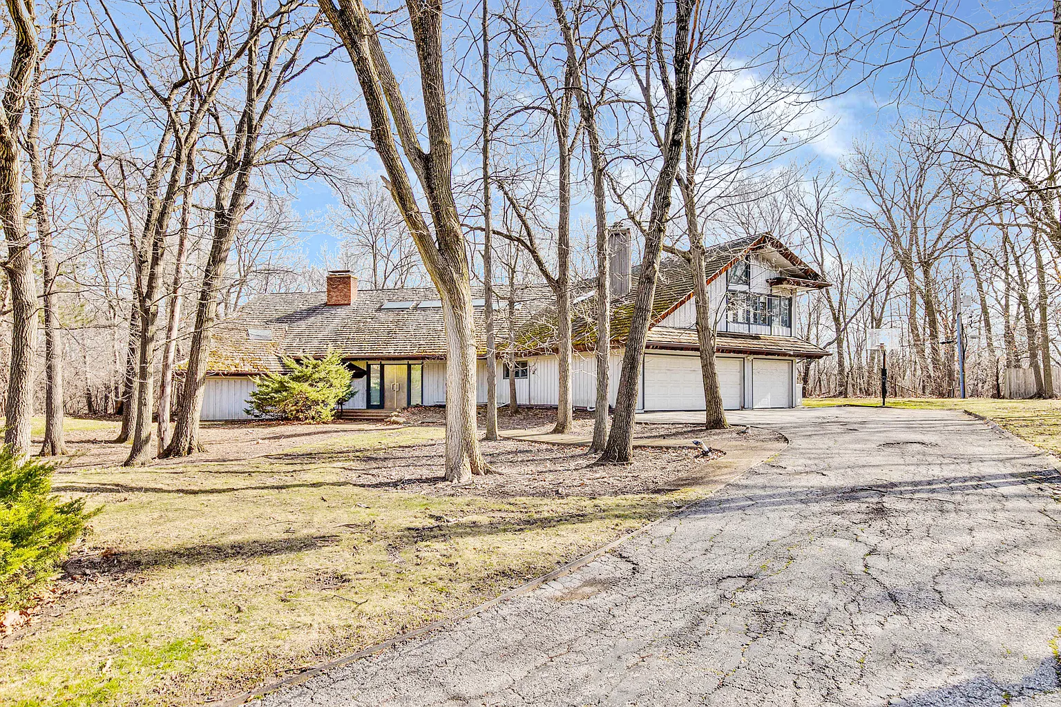 1328 Edgewood Ln photo 1