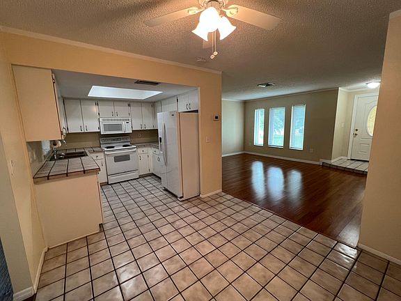 3rd image of 4449 Brooksdale Dr