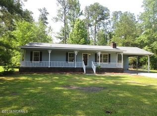 711 E Whrens St, Burgaw, NC 28425