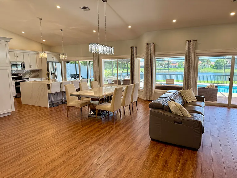 20725 Waters Edge Ct — Photo 2