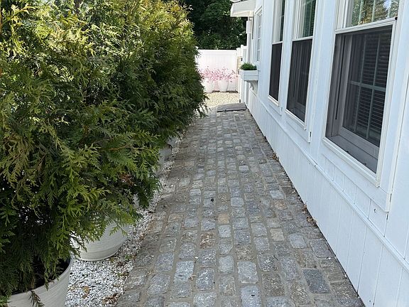 5th image of 4A Stoneboat Rd