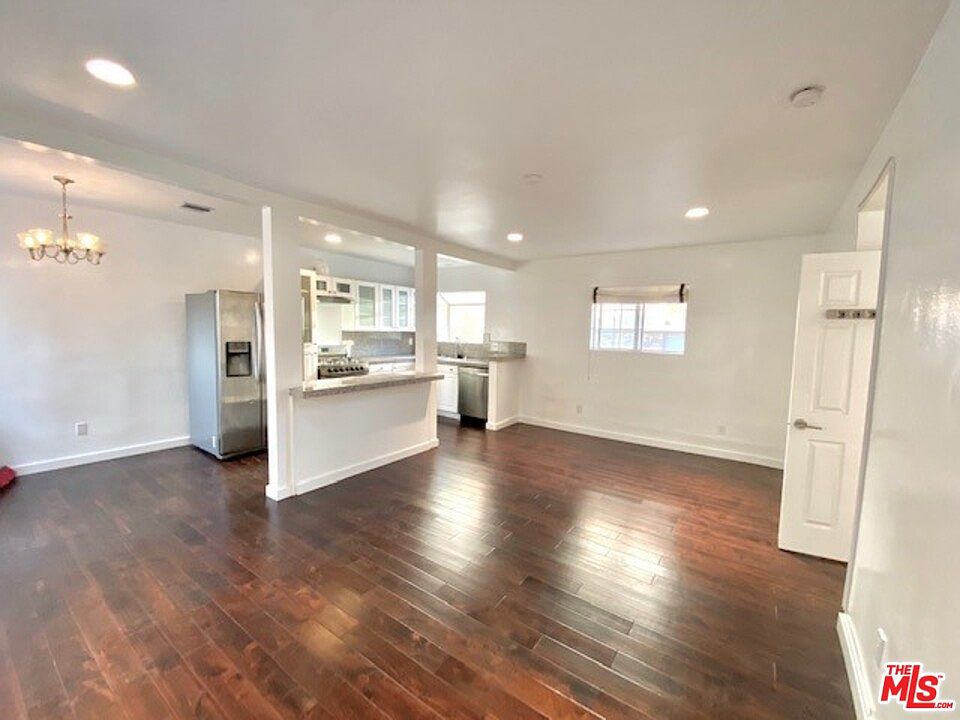 1st image of 212 S Lasky Dr APT 10