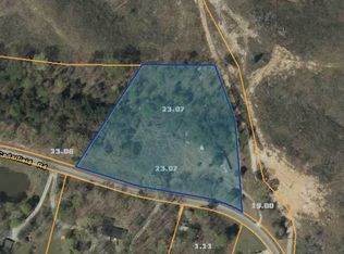 221 Cedarfield Rd, Pinson, TN 38366