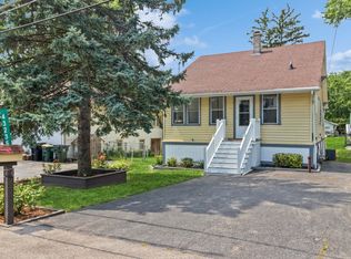 43236 N Lake Side Dr, Antioch, IL 60002