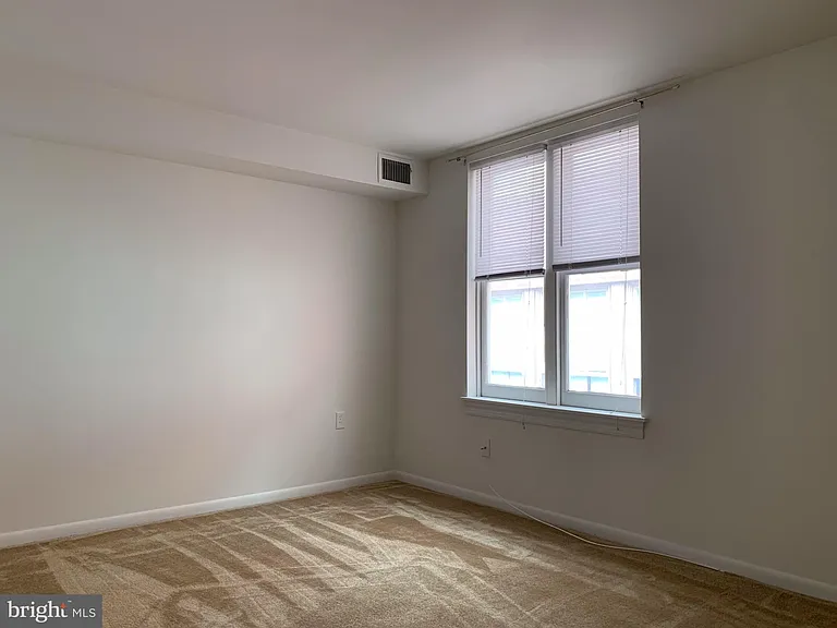 1209 Locust St #3F — Photo 8