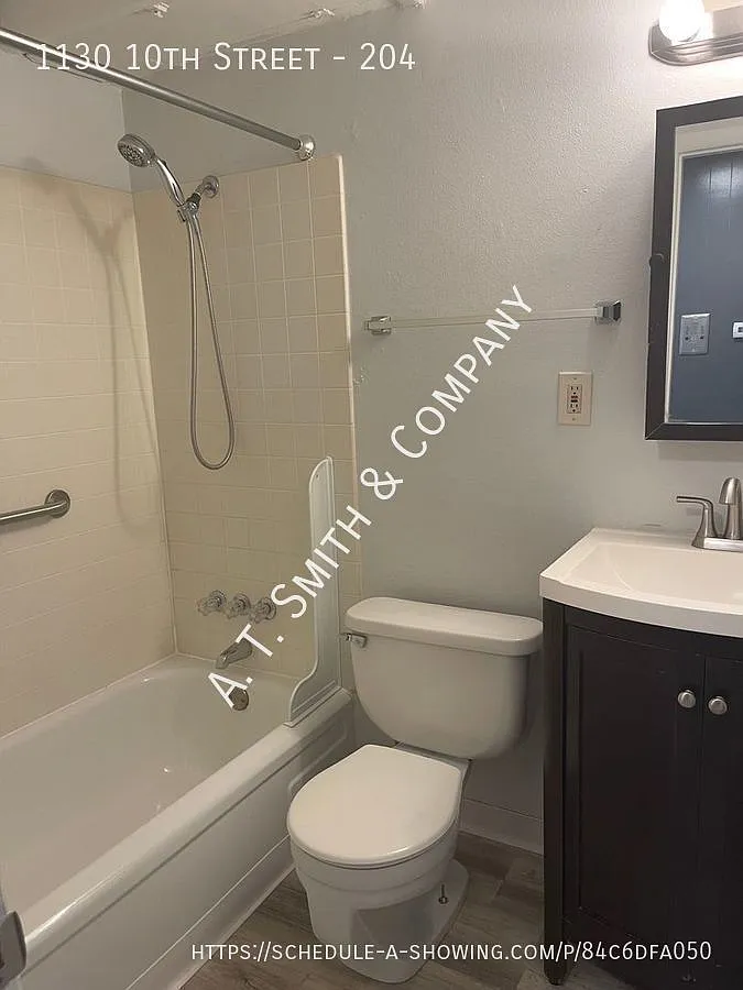 1 Bedroom in Great Golden Location! — Photo 4