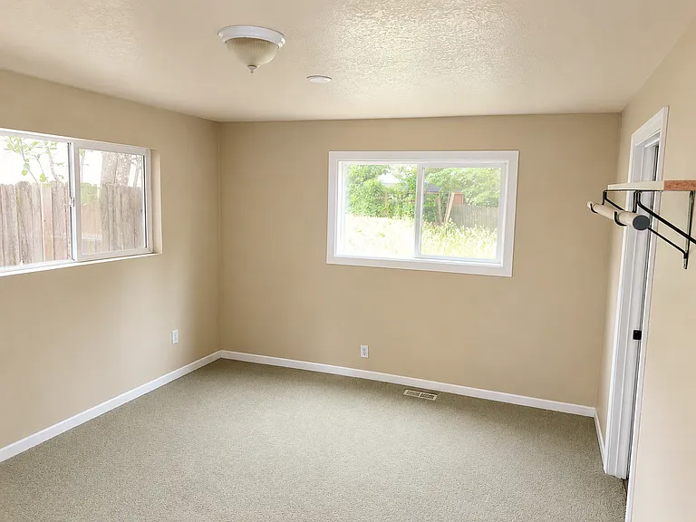 9235 SW 1st Ave — Photo 11
