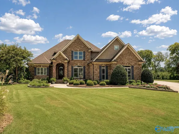 12590 Carriage Park Ln, Athens, AL 35613