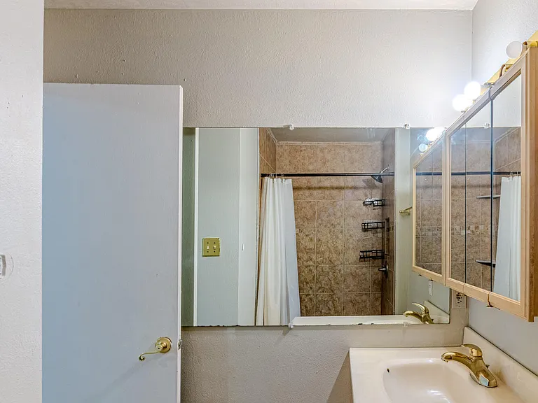 201 Burma Dr NE — Photo 28