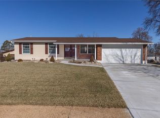 3331 Ringfield Dr, Saint Louis, MO 63125