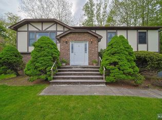 1 Chaffee Cir, Norwood, NJ 07648