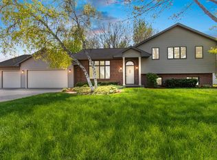 W2411 Valleywood Ln, Appleton, WI 54915