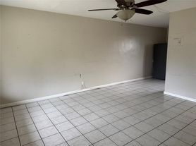 911 SW 15th Ter, Fort Lauderdale, FL