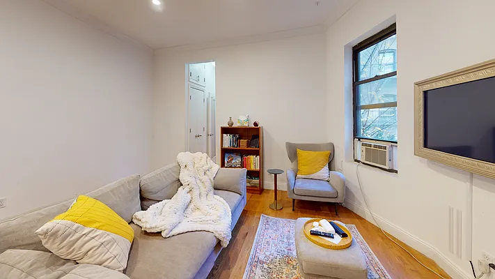 Rented by Bond New York | media 21