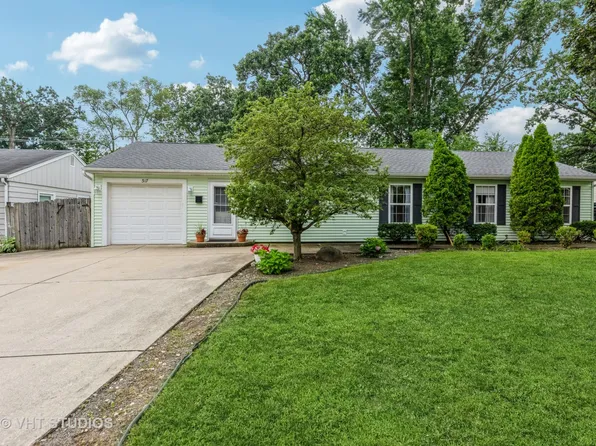 317 Grove St, Mundelein, IL 60060