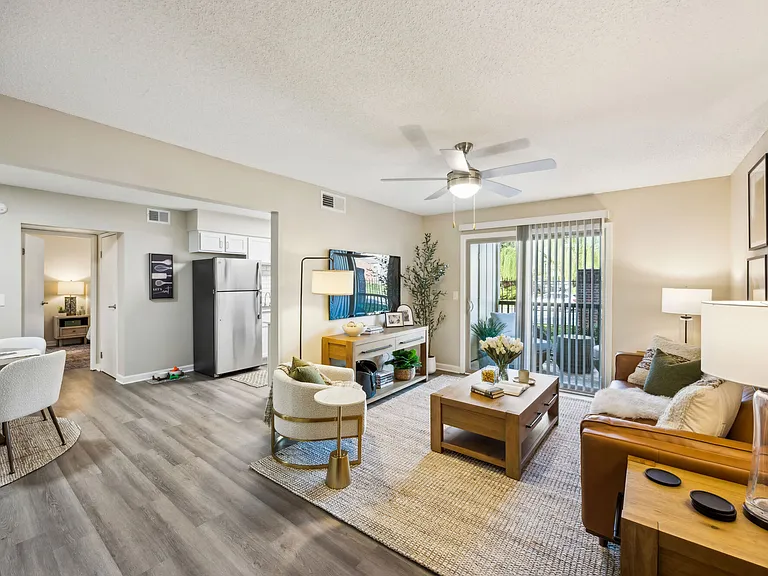 Cypress Pointe — Photo 21