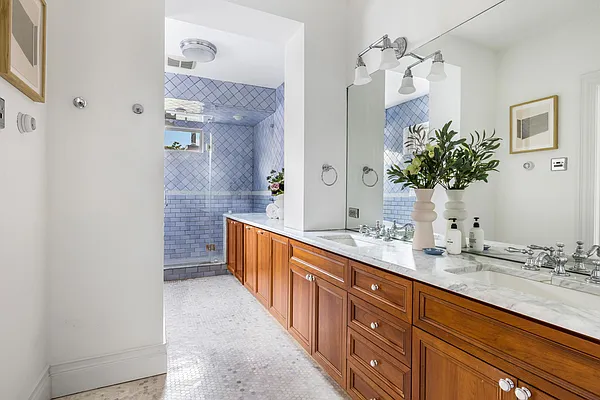 Sold by Compass | media 20