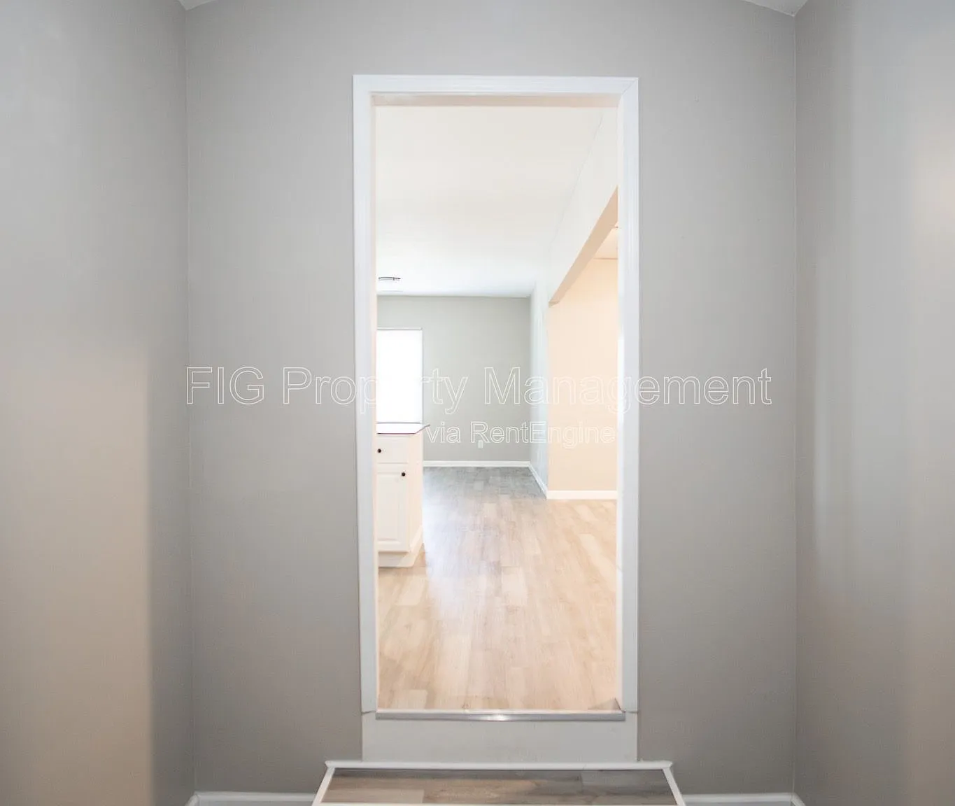 3 bed, 1.0 bath, $1,800 — Photo 4