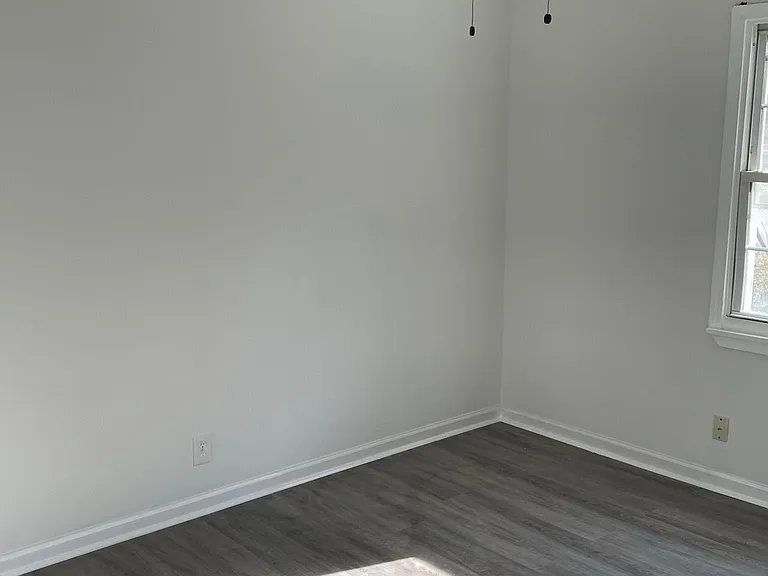 939 Green St SE — Photo 8