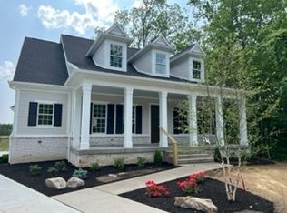 3951 Stratford Ct, Zionsville, IN