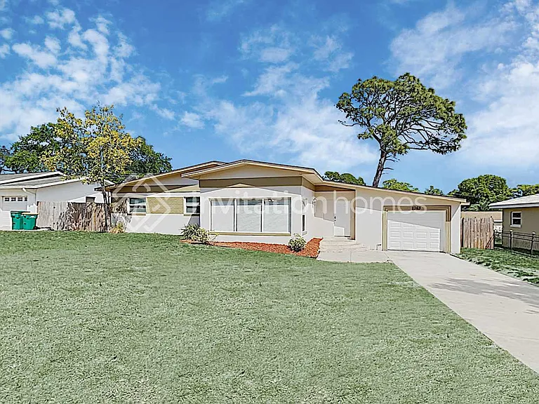 1063 Indian Rocks Rd S — Photo 1