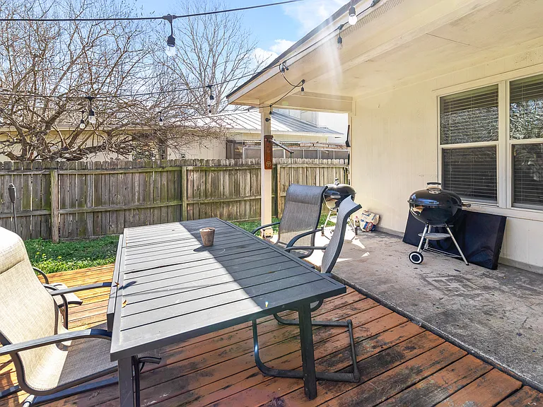 3711 Meadow View Dr — Photo 25