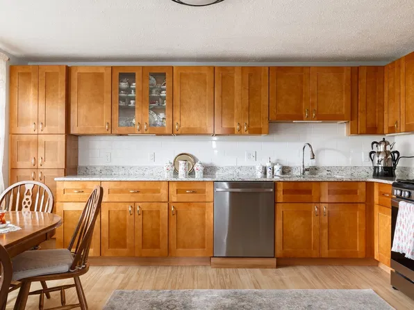 24-26 Knight Ave, Marblehead, MA 01945