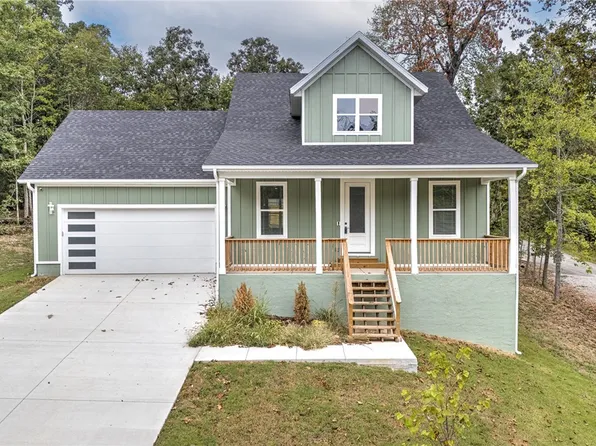2 Foshee Ln, Bella Vista, AR 72715