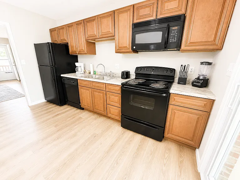 801 N Ann St #9 — Photo 6