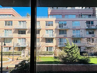 Rented by Gulia Wang, LREB