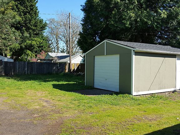 3rd image of 1513 E Reserve St