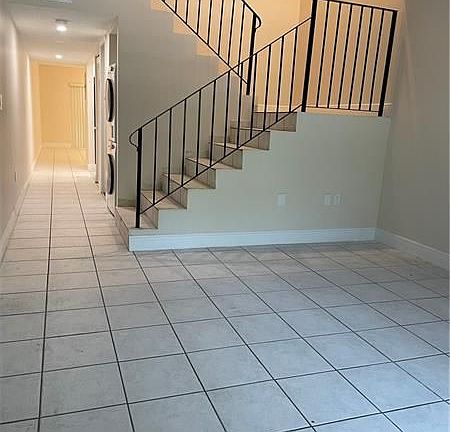 5th image of 1614 NE 151st St