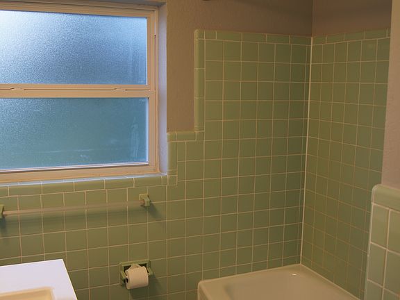 5th image of 3044 Abaco St