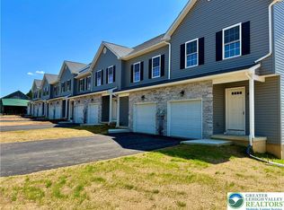 3876 E Grant St, Slatington, PA 18080