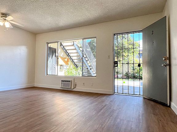 3rd image of 1808 W Sumac Ln APT 2