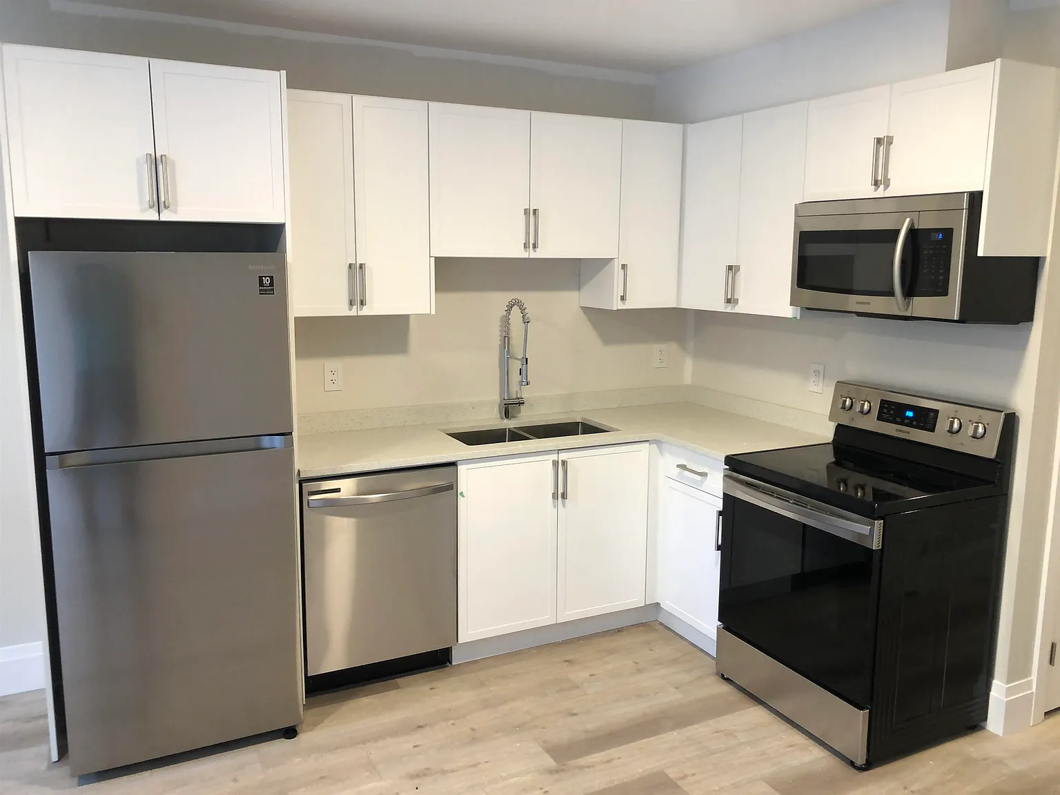 1 bed, 650 sqft, $1,750 — Photo 2