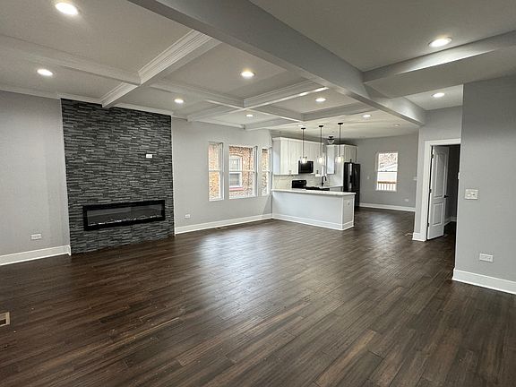 3rd image of 8208 S Blackstone Ave