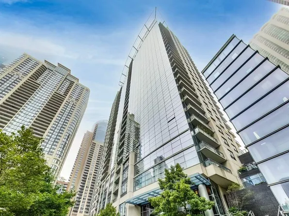 201 N Westshore Dr APT 1802, Chicago, IL 60601