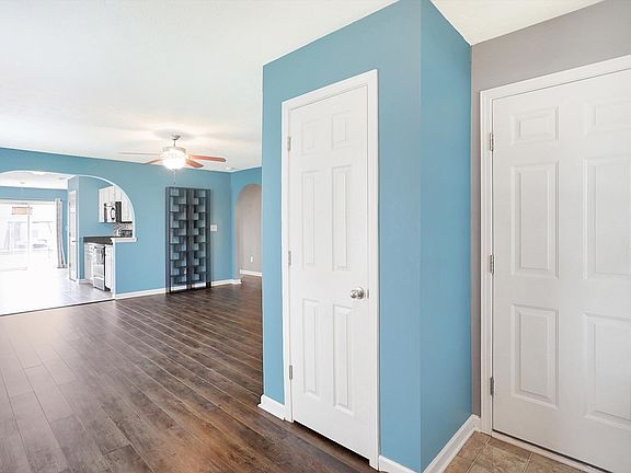 5th image of 2033 Creekstone Dr