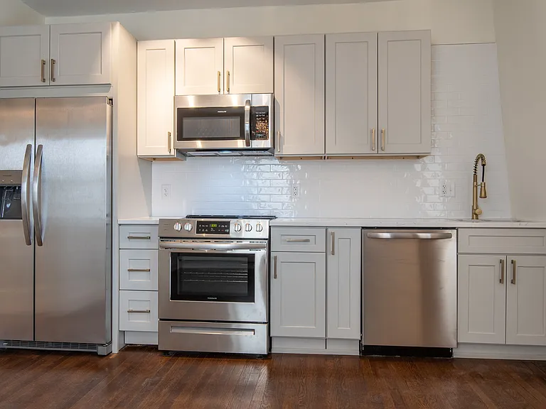 200 Waterman St #7 — Photo 1