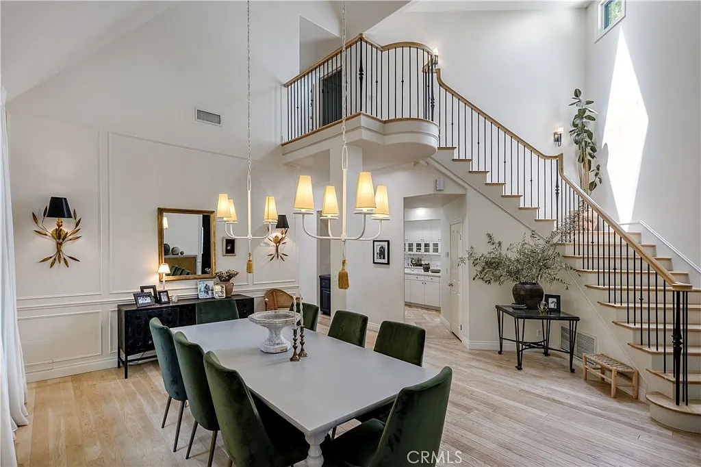 4 bed, 3168 sqft, $12,000 — Photo 4