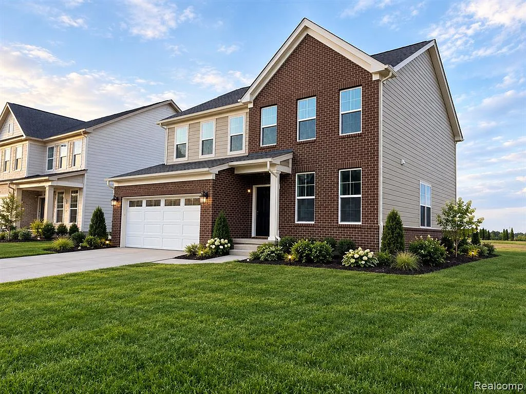 4 bed, 2.5 bath, 2700 sqft, $4,500 — Photo 1