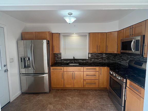 5th image of 201 Crescent Pl Floor 1