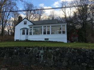 11 Fiddlers Elbow Trl, Kinnelon, NJ 07405